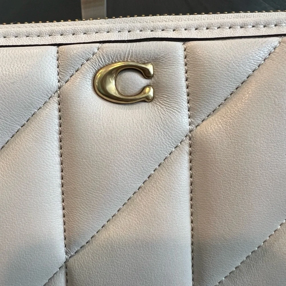 Coach Accordion Zip Wallet with Pillow Quilting